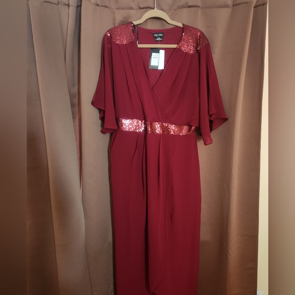 City Chic Dresses & Skirts - New City Chic burgundy dress with sequin sz M 18
